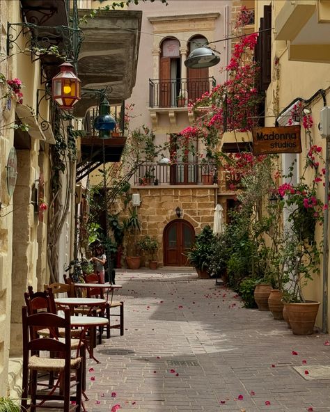 Chania, Crete, Greece 🇬🇷💙 #crete #greeksummer #greece #travelphotography #chaniacrete Crete