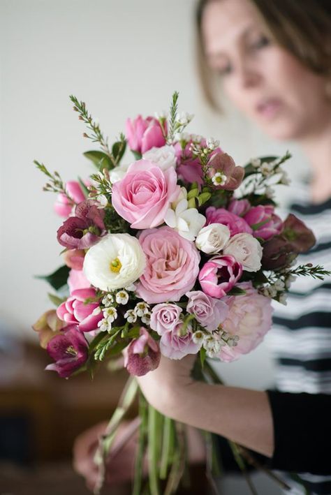 Wedding Bouquet Recipe IV ~ A ‘Just-Picked’ Posy of Pinks Wedding Bouquets Posy, Pink Wedding Flowers Bouquet, Bouquet Recipe, Bouquet Champetre, Bridal Bouquet Pink, Summer Wedding Bouquets, Wedding Bouquets Pink, Pink Bridal, Pink Bouquet