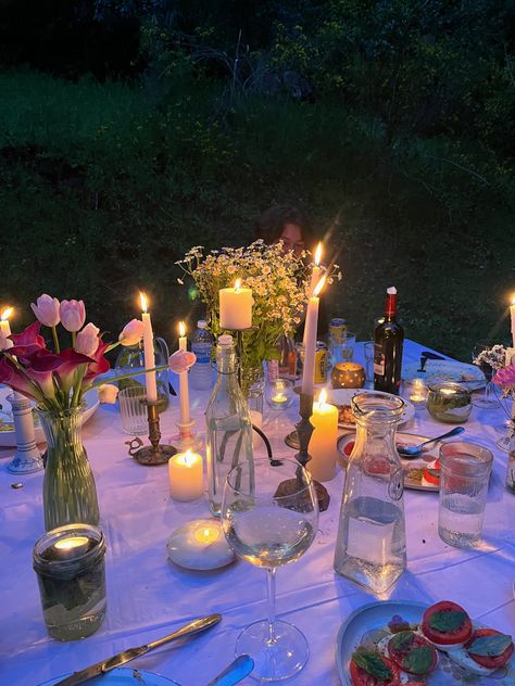 Dining Decor Ideas, 17. Geburtstag, Backyard Dinner Party, Art Fashion Design, Birthday Dinner Party, Dinner Party Summer, Garden Party Birthday, Summer Garden Party, Outdoor Dinner