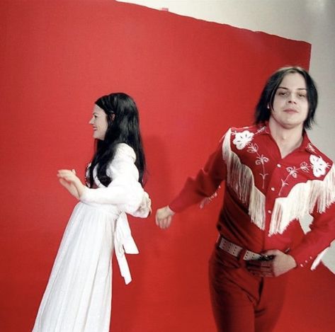 Jack White Meg White, Meg White, Big Crush, The White Stripes, Jack White, Music Library, Light Music, My Crush, Favorite Celebrities