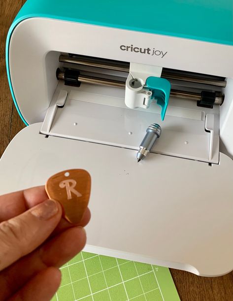 How to Engrave with the Cricut Joy - Well Crafted Studio Diy Cricut Joy Projects, Projects For Cricut Joy, Cricut Joy Engraving, Cricut Joy Stencil, Vinyl Ideas Cricut, Cricut Joy Xtra Projects Beginner, Cricut Joy Extra, Cricut Joy Extra Projects, Cricut Joy Xtra Project Ideas