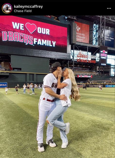 Cute Baseball Gf Outfits, Baseball Gf Outfits, Cute Baseball Couples, Baseball Gf, Gf Outfits, Baseball Outfits, Baseball Couples, Chase Field, Baseball Outfit