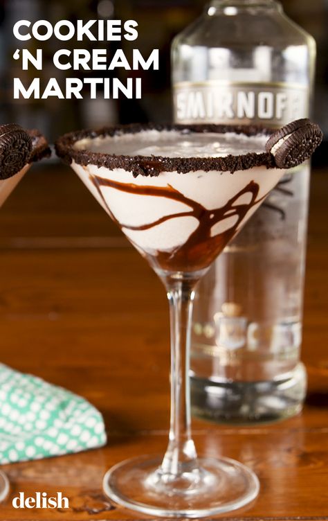 Fun Espresso Martini, Cookies And Cream Martini, Martini Night Party, Martini Charcuterie, Flavored Espresso Martini, How To Make A Martini, Creamy Martini Recipes, Best Martini Recipe, Easy Martini Recipes