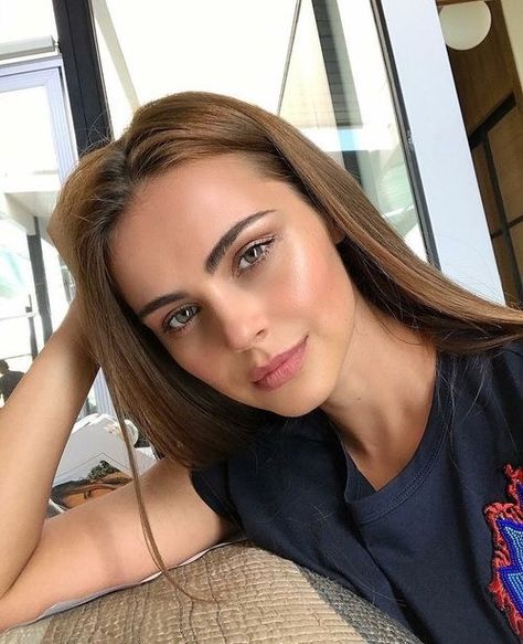 Xenia Deli, Glowing Skin Makeup, Fresh Face, All Things Beauty, Beautiful Makeup, Purple Hair, Beauty Inspiration, Beauty Make Up, Pretty Face