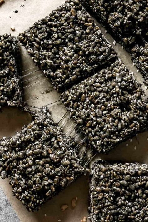 Black Sesame Brownie, Rice Krispie Treats Vegan, Black Sesame Rice Krispie, Sesame Rice Krispie Treats, Black Sesame Rice Krispie Treats, Black Sesame Paste Recipe, Fancy Rice Crispy Treats, Fall Rice Krispie Treats, Fancy Rice Krispie Treats