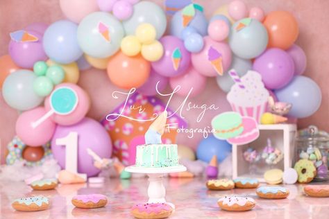 Candyland Smash Cake, Sweet One Birthday Photoshoot, Sweet One Cake Smash, Candyland Cake, Cake Photoshoot, Cake Smash Theme, Smash Cake Girl, Donut Birthday Parties, First Birthday Pictures