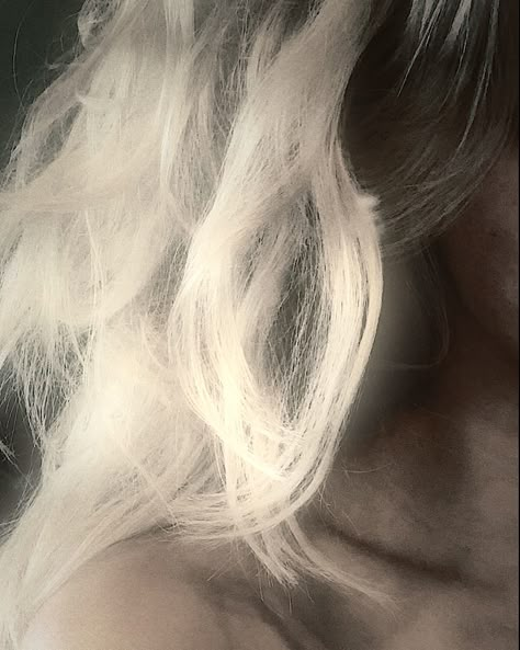 Platinum Blonde Aesthetic Faceless, White Horns Aesthetic, Soft Female Aesthetic, White Blonde Hair Aesthetic, Platinum Hair Aesthetic, Long White Hair Aesthetic, Targaryen Hair Aesthetic, Platinum Blonde Aesthetic, Platinum Blonde Hair Aesthetic