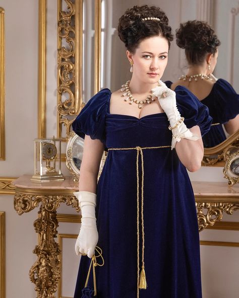 Anna Lebedincevа 🇺🇦 | Empire style. #napoleonicstyle #lebedincevacostuming #regencyfashion #regencydess #19thcenturyfashion #historicalclothes #historicalsewing | Instagram Navy Blue Dress Royal, Velvet Regency Dress, Emerald Green Regency Dress, Blue Regency Gown, Regency Ball Gown Evening Dresses, Regency Era Ball Gowns, Regency Era Fashion Gowns, 1813 Dress, Regency Inspired Fashion