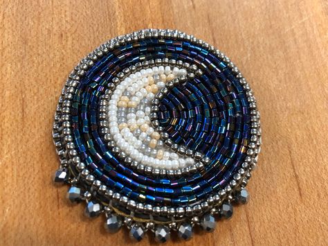 Beaded Crescent Moon, Embroidery Beading Patterns, Moon Bead Embroidery, Indigenous Beadwork Earrings, Beaded Popsocket, Beaded Moon, Beaded Patches, Beaded Medallion, Moon Beads