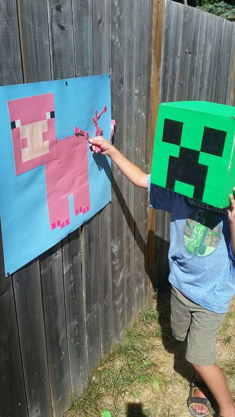 Minecraft party - pin the tail on the pig Minecraft Birthday Party Games, Minecraft Party Games, Diy Minecraft Birthday Party, Holiday Party Crafts, Minecraft Bday, Minecraft Party Decorations, Minecraft Theme, Diy Minecraft, Summer Fair