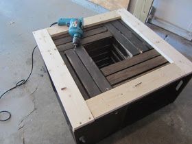 Diy Crate Coffee Table, Wood Crate Coffee Table, Wooden Crate Coffee Table, Coffee Table Legs Metal, Sofas Bedroom, Crate Coffee Table, Crate Table, Diy Crate, Garden Coffee Table