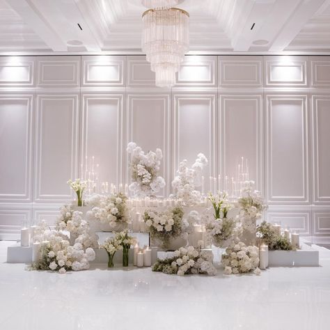 Sydney Fireworks, Ivory Wedding Decor, Bridal Table Flowers, Wedding Reception Head Table, Head Table Wedding Decorations, Bride Groom Table, White Weddings Reception, Wedding Halls, Sweetheart Table Wedding