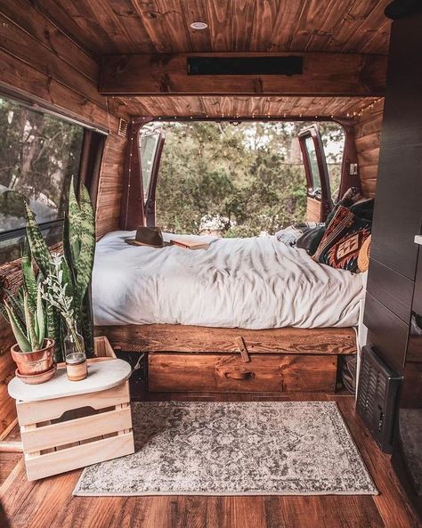 Cool camper interior with wood paneling and comfy bed Bil Camping, Design Ložnic, Van Bed, Caravan Decor, Interior Boho, Kombi Home, Van Life Diy, Campervan Interior, Camper Makeover