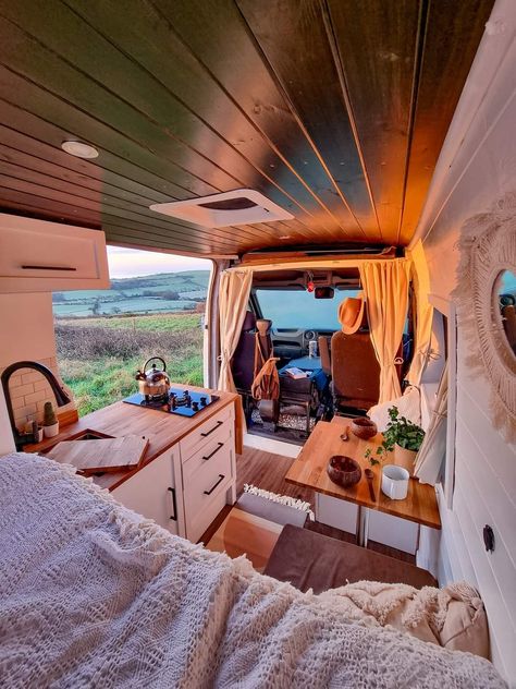 Boho Van, Home Van, Home Inspo Exterior, Camper Interior Design, Van Travel, Tiny House Camper, Van House, Bus Living, Kombi Home