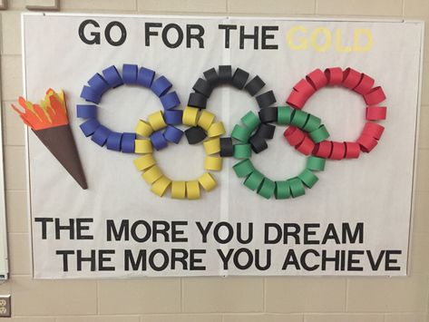 Physical education bulletin board idea during the Olympics P.e. Bulletin Board Ideas, Physical Education Bulletin Board Ideas, Pe Bulletin Boards Elementary, Gym Bulletin Board Ideas, Sports Bulletin Boards, Physical Education Bulletin Boards, Pe Bulletin Boards, Pe Board, Interactive Bulletin Boards