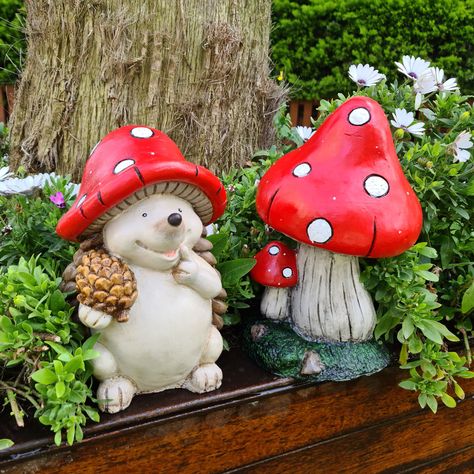 Forest Statue, Mushroom Garden Decor, Classic Garden Design, Mushroom Statue, Garden Animal Statues, Yard Art Crafts, Mushroom Garden, Mushroom Crafts, Garden Mushrooms