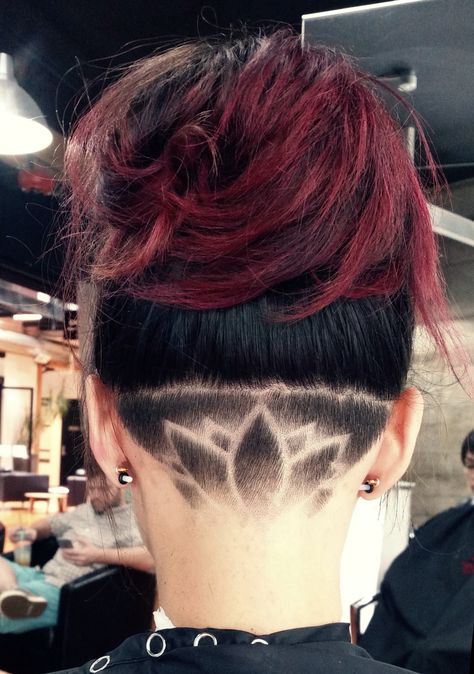 Lotus flower undercut design in my hair! By Kelli at Kelz Beauty Undercut Hair Designs, Undercut Hairstyles Women, Maroon Hair, Undercut Long Hair, Undercut Designs, Shaved Hair Designs, Hair Tattoos, 짧은 머리, Undercut Hairstyles