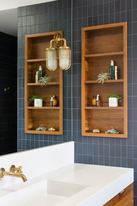 dark grey tiles and wooden in-wall shelves Clever Bathroom Storage, Ideas Baños, Curtains Farmhouse, Bathroom Storage Ideas, Shelving Design, Small Bathroom Storage, Upstairs Bathrooms, Bathroom Redo, Stylish Bathroom