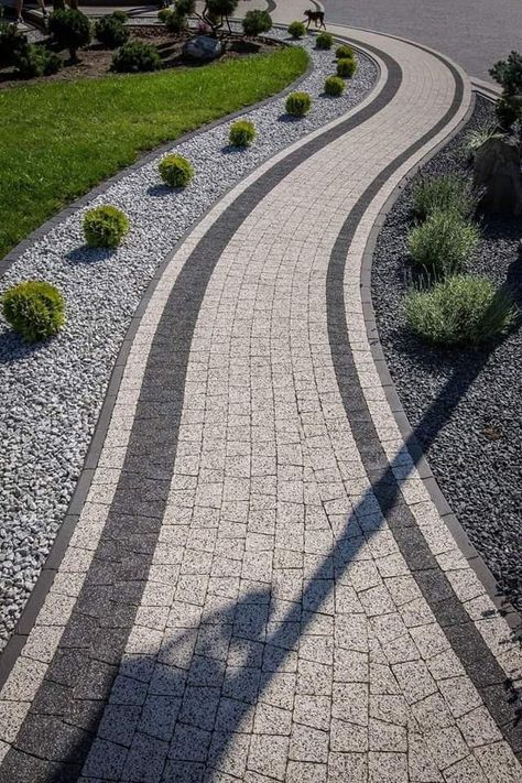 Paver Walkway Diy, Driveway Entrance Landscaping, Modern Driveway, Pavement Design, Walkway Landscaping, Paving Design, Driveway Paving, Small Front Yard Landscaping, Driveway Design