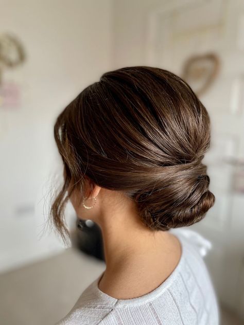 Updo Hairstyles Wedding With Veil, Bridal Updo With Side Part, Updo Sleek Elegant, High Ponytail Hairstyles Brunette, Bridal Hair Sleek Updo, Parted Updo Wedding, Updos For Maid Of Honor, Neat Bridal Updo, Wedding Updo Low Bun With Veil