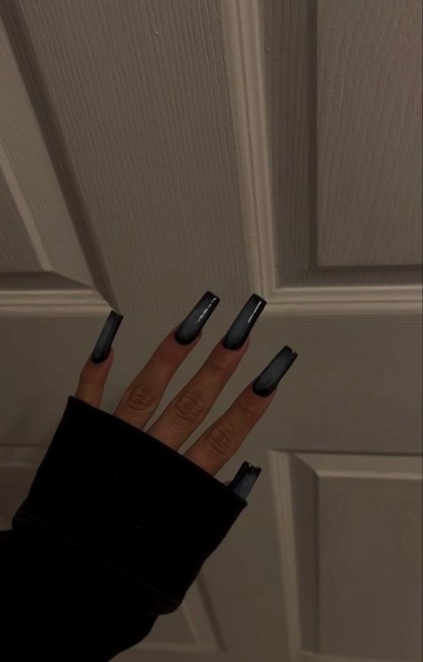 Goth Nails with an aura design 🤍 Air Spray Nails, Coffin Airbrush Nails, Black Air Brush Nails, Grey Airbrush Nails, Black Airbrush Nails, Aura Nails Black, Airbrush Black Nails, Black Airbrush Acrylic Nails, Simple Black Nails