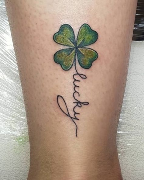 ศิลปะ Sugar Skull, Shamrock Tattoo, Design Tatuaje, Leaf Clover Tattoo, Tato Flash, Small Wave Tattoo, Tato Tradisional, Lucky Tattoo, Four Leaf Clover Tattoo