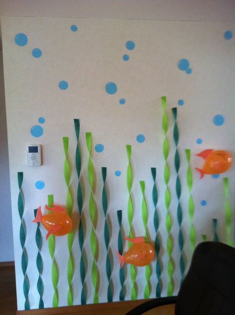 decoracion fondo del mar con papel crepe Weird Animals Vbs, Nemo Party, Sea Party Ideas, Bubble Guppies Party, Bubble Guppies Birthday, Spongebob Party, Sea Birthday Party, Fishing Birthday, Sea Birthday