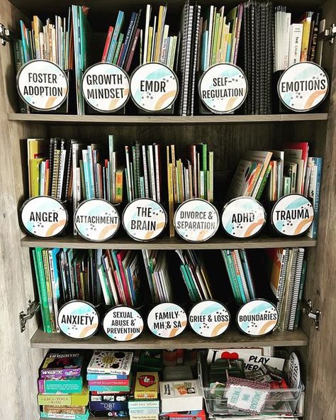 School Counseling Organization Ideas, Rbt Office Ideas, School Therapist Office Decorating Ideas, Bibliotherapy Counseling, Boho School Counselor Office, School Social Work Office Ideas, Boho Counseling Office, Elementary Counselor Office Decor, School Social Work Office Decorations