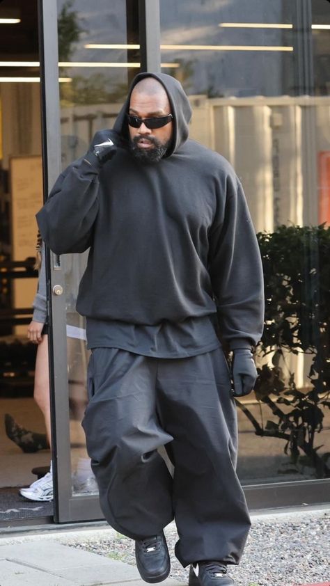 Kanye Inspired Outfits, Kanye Clothes, Kanye West Fits, Kanye Outfits, Kanye Fits, Dark Wear Men, Oakley Clothes, Kanye West Aesthetic, Kanye Streetwear