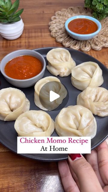 Chicken Momo Recipe, Chicken Momos Recipe, Momo Recipe, Momos Recipe, Peri Peri Chicken, Indian Street Food, Chinese Food, Indian Food Recipes, Street Food