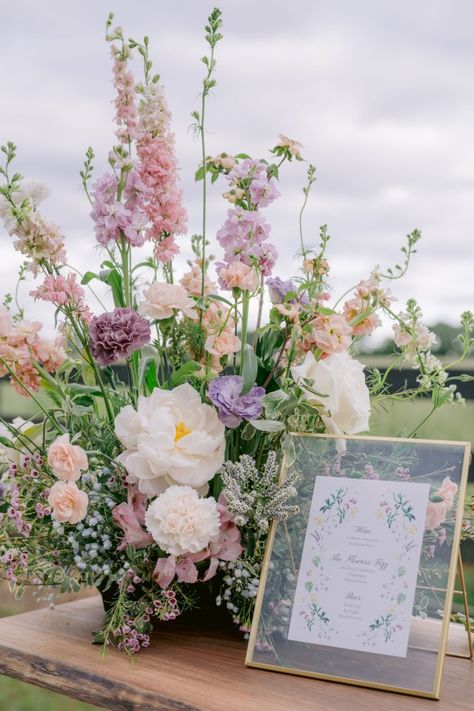 French Chateau Wedding Flowers, Al Fresco Garden Wedding, May Garden Wedding, Wedding Flowers For Ceremony, Whimsical Garden Wedding Flowers, Romantic Garden Wedding Flowers, English Garden Wedding Color Palette, Pastel Wedding Arch Flowers, Italy Garden Wedding