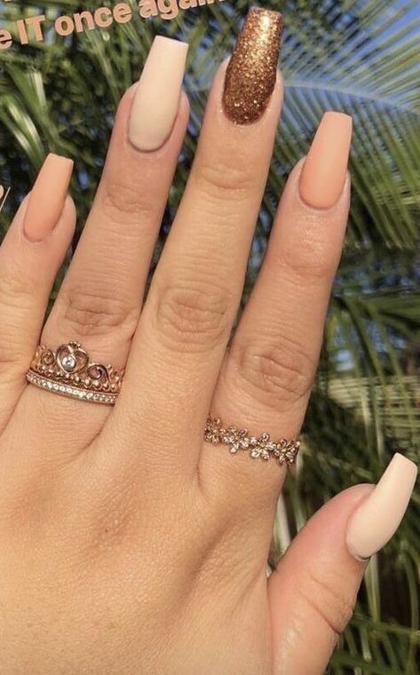 Pandora Rings On Hand Stacked, Rings Stacked Ideas, Pandora Rings Stacked Ideas, Pandora Rings On Hand, Gold Pandora Rings, Rings On Hand, Pandora Rings Stacked, Jewellery Wishlist, Rings Stacked