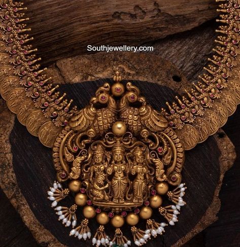 https://in.pinterest.com/krishnajewellersjubileehills/ Nagas Gold Jewellery, Kasulaperu Jewellery Antique Gold, Antique Kasu Mala, Ram Parivar Necklace Designs, Ram Parivar Haram Designs Latest, Kasu Necklace Designs, Latest Gold Antique Necklace Designs, Ram Parivar Haram Designs, Kasu Necklace