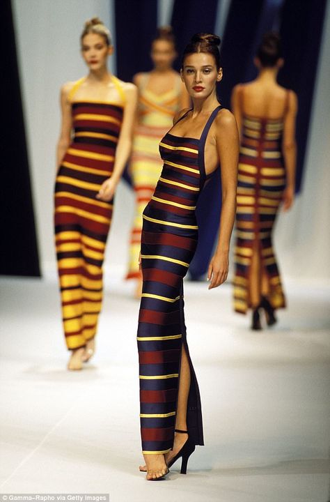 Herve Leger Runway, Herve Leger 90s, 1996 Fashion, Stile Kylie Jenner, Rock Dress, Haute Couture Style, 90s Runway Fashion, Runway Fashion Couture, Runway Outfits