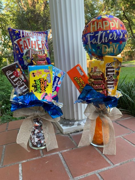 Cute Fathers Day Basket Ideas, Father’s Day Candy Bouquet Ideas, Candy Fathers Day Gift, Fathers Day Candy Bouquet, Fathers Day Gifts Ideas Candy, Fathers Day Dollar Tree Diy, Father Day Basket Ideas, Father Day Gift Basket Ideas, Father’s Day Candy Gifts