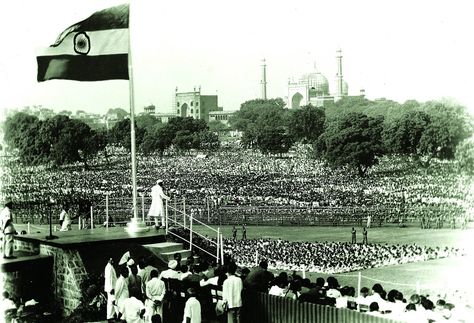 india independence | Rare Photos Of India's First Independence Day August 15, 1947 - MERE ... Partition 1947 India, India After Independence, 1947 India, 15 August 1947, Old Vintage Photos, Independence Day Photos, Indian Flag Images, 15 August Independence Day, Indian Independence