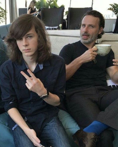 Carl The Walking Dead, Rick And Carl, ريك غرايمز, Twd Funny, Twd Memes, Walking Dead Cast, Chandler Riggs, Carl Grimes, Stuff And Thangs