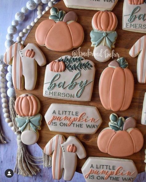 Floral Pumpkin Cookies, Little Pumpkin Baby Shower Cookies, Fall Baby Shower Cookies, Fall Baby Shower Food Ideas, Royal Icing Sugar Cookies, Pumpkin Theme Baby Shower, Icing Sugar Cookies, Fall Baby Shower Themes, Royal Icing Sugar