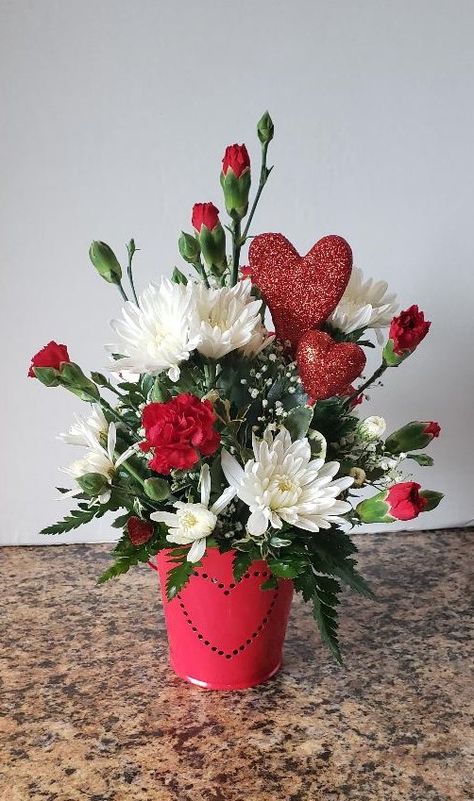 Valentine’s Day Floral Arrangement, February Floral Arrangements, Valentine’s Day Floral Arrangements, Valentine Floral Arrangements, Valentines Day Floral Arrangements, Valentine Flower Arrangements, Floral Design Classes, Valentine Centerpieces, Arrangement Ideas