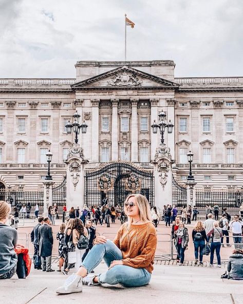 TOP 20 THINGS TO DO IN LONDON Buckingham Palace Photoshoot, Buckingham Palace Picture Ideas, Pictures In London Ideas, Photos In London Ideas, Pictures To Take In London, Buckingham Palace Photo Ideas, Buckingham Palace Instagram, Fashion Asethics, Buckingham Palace Aesthetic