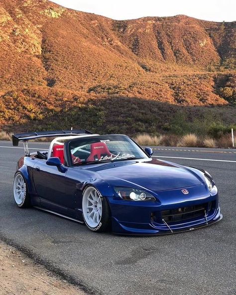 Honda s2000 😳❤️‍🔥 . . . #hondas2000 #honda #stance #jdm #theengineshow S2000 Honda Modified, Honda S2000 Aesthetic, 2001 Honda S2000, S2000 Honda, Honda S2k, Honda 2000, Japanese Vehicles, Nissan S15, Black Honda