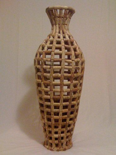 Cork Vase, Cork Furniture, Wine Cork Crafts Christmas, Diy Cork, Wine Cork Wreath, Wine Cork Diy Crafts, Wine Cork Projects, Recycled Wine Corks, Cork Crafts Diy