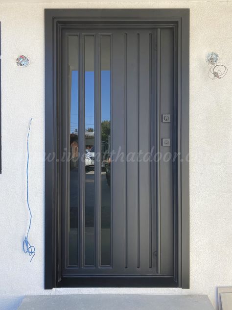 Single Iron Door Design Front Entry, Iron Door Design Modern Entrance, Ms Door, Wine Walls, Modern Brick House, Modern Window Design, Single Door Design, Steel Door Design, Iron Door Design