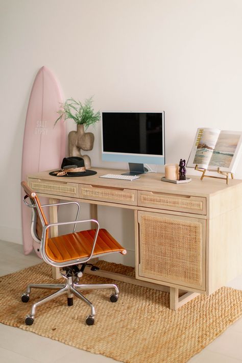 Bring a touch of mid-century style to your home office with this stunning desk, perfect for adding some coastal flair to your workspace. Beachy Desk, Bedroom Decor Items, Coastal Home Office, Coastal Mid Century Modern, Cozy Office Space, Surf Room Decor, Coastal Office, Surf Room, Shed Interior