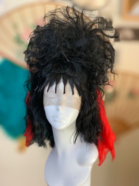 Lydia Hairstyles Beetlejuice, Beetlejuice Hairstyle, Beetle Juice Hair, Tim Burton Hairstyles, Tim Burton Hair, Villain Hairstyles, Beetlejuice Wig, Beetlejuice Hair, Halloween Pinups