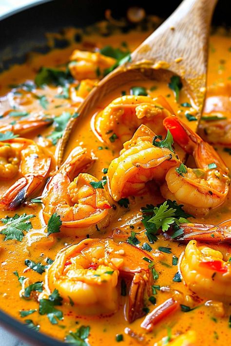 Panang Curry Shrimp, Shrimp Stew Recipes, Simple Prawn Recipes, Shrimp Curry Recipes, Prawn Curry Indian, Asian Prawns, Shrimp Curry Soup, Thai Shrimp Recipes, Seafood Curry Recipes