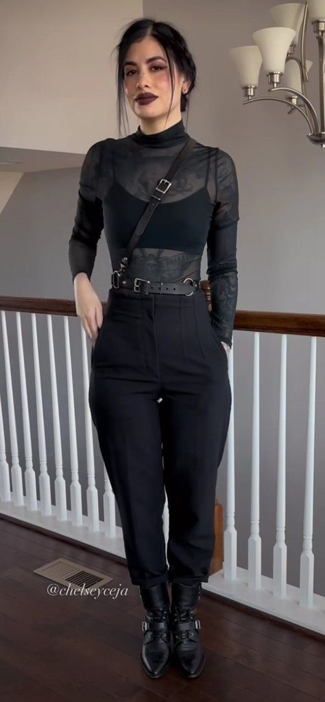 Bar Worker Outfit, Goth 2023 Fashion, Cropped Jumper Outfit Winter, Gothic Going Out Outfit, Outfit Inspo Goth Grunge, Mesh Duster Outfit, Cute Bartender Outfit Casual, Winter Bartender Outfits, Mesh Shirt Styling