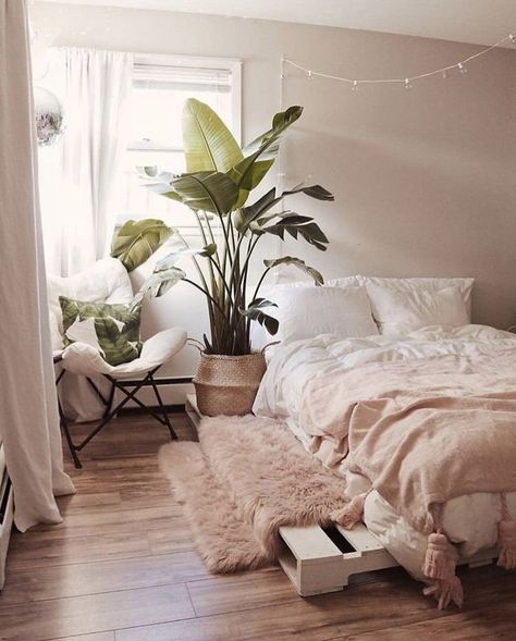 Bedroom shared by S on We Heart It Teenage Room Decor, Couple Room, Pink Bedroom Decor, Comfy Bedroom, Hygge Decor, Pink Bedrooms, Dekorasi Kamar Tidur, Bilik Tidur, Comfortable Bedroom