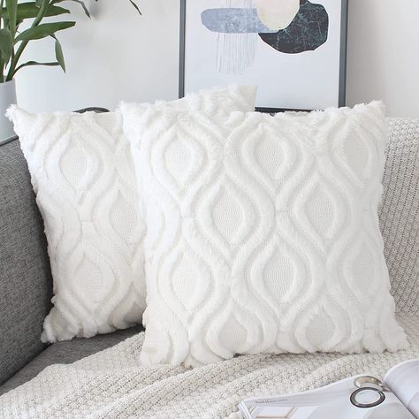 Faux Fur Decor, Room Things, Fur Decor, Couch Pillow Covers, Luxury Pillows, Geometric Throw Pillows, White Cushions, Cold Temperature, Sofa Cushion Covers