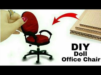 Miniature Office Chair, Miniature Chairs Diy How To Make, Cardboard Craft Ideas, Crafts Cardboard, Desk Chair Diy, Dollhouse Office, Miniature Office, Dollhouse Desk, Office Chair Diy